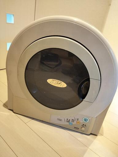 SANYO　電気乾燥機　cd-s451 2007年製 衣類乾燥機 乾燥容量4.5kg SANYO CD-S451 結構キレイ - メルカリ