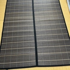 ニトリカーペット二点まとめてお譲りします。
