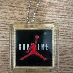 Supreme × JORDAN 5 RETRO Blackの画像