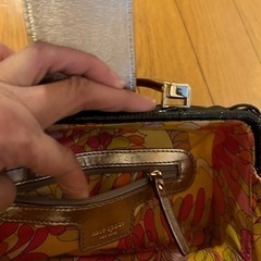 黒カゴバックの画像