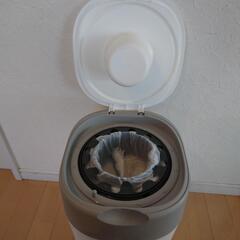 【ほぼ未使用】Combi　強力防臭抗菌おむつポット　ポイテックの画像