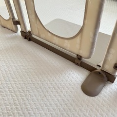 ベビーゲート おくだけとおせんぼ 自立式 リーフ柄の画像