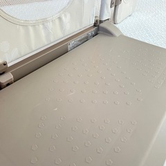 ベビーゲート おくだけとおせんぼ 自立式 リーフ柄の画像