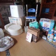 二層式洗濯機 洗剤 漂白剤 柔軟剤 殺虫剤  コーヒーメーカー ポーブルトイレ 介護用椅子 靴箱 花瓶 携帯灰皿  など無料で差し上げますの画像