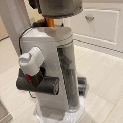 値下げ交渉可　Dyson Cyclone V10 サイクロン掃除機　スタンド含め付属品付き 値下げ交渉可 Dyson Cyclone V10 サイクロン掃除機 スタンド含め