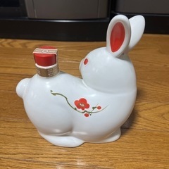 サントリーローヤルウイスキー干支ボトルうさぎの画像