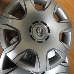 200系ハイエース純正ホイールカバーの画像