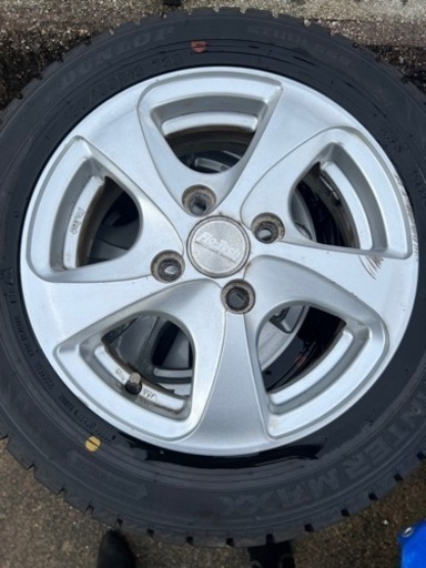 13インチスタッドレス　タイヤ　1年しかはいてません　ホイール付き