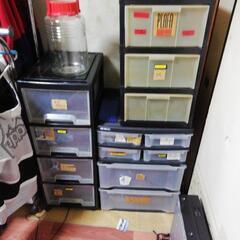 プラケース 無料でお譲りします 上の梅酒の瓶も差し上げます