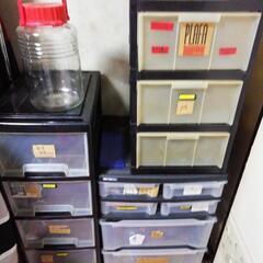 プラケース 無料でお譲りします 上の梅酒の瓶も差し上げますの画像