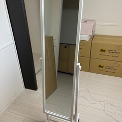 ニトリ　スタンドミラー　白　キャスター付き