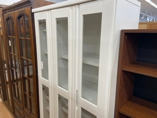 【トレファク摂津店】3枚扉本棚 入荷しました‼︎