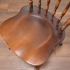 ≪zyt1263ジ≫ 飛騨産業 アンティーク調 ウインザーチェア スピンドルバック/キツツキマーク/ビンテージ家具 現状品 51013-09の画像