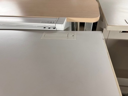 平机　トヨスチール　幅1200 奥700 高さ700mm 在庫有り 平机 トヨスチール 幅1200 奥700 高さ700mm 在庫有り