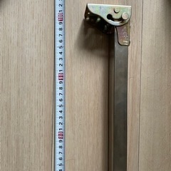 テーブルの足、支え、伸ばし棒の画像