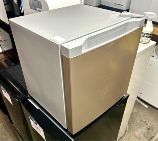 お引取り限定 23年製 アイリスオーヤマ 31L 1ドア冷凍庫 PF-A31FD-N 冷凍/冷蔵切替可