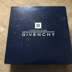 お皿　ジバンシーの画像