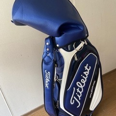 キャディーバッグ　タイトリストの画像
