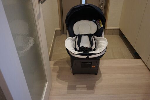 Combi製チャイルドシート　CG-UIG 040178(取付方法：ISOFIX） 