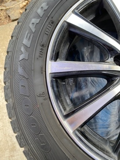スタッドレスタイヤ 205/60R16 