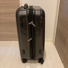 スポルディング　スーツケースの画像
