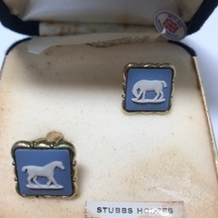 A2401-593 Wedgwood カフスボタン 馬 STUBBS HORSES スクエア サビあり 中古の画像