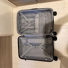 スポルディング　スーツケースの画像