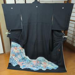 　　お取り置き　黒留袖　比翼付き　縮緬生地　落款入り　