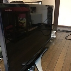 AQUOS lc32e7 2010製　液晶テレビ　2台あります