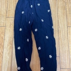 ZARA 美品　花柄パンツの画像