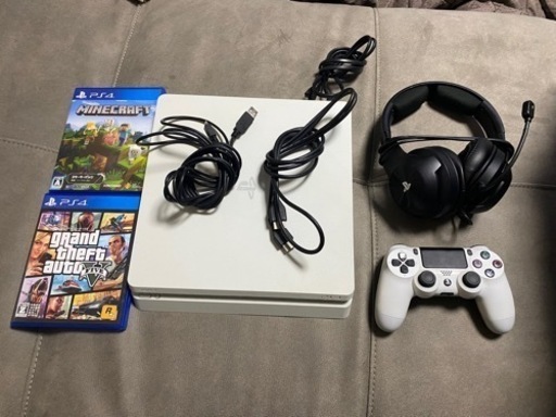 備品プレステ4  PS4 CUH-2200B b02  1TB 白色　箱付き、おまけ付き