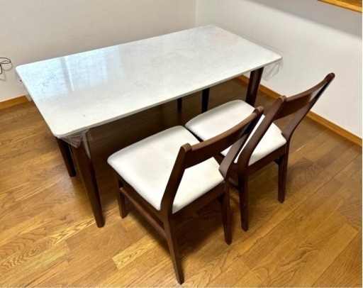 【取引中】ダイニングテーブル4点セット