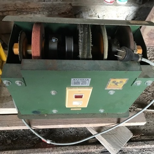 電気刃物研ぎ機　100V 
中古　グラインダー　彫刻　彫物　研磨