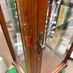 飾り棚　ショーケース　傷やスレあり　幅63 奥53 高さ160cmの画像