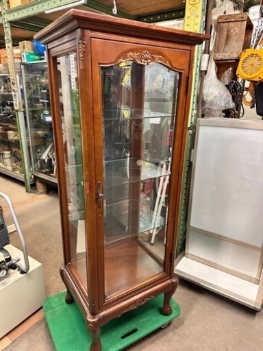 飾り棚　ショーケース　傷やスレあり　幅63 奥53 高さ160cm