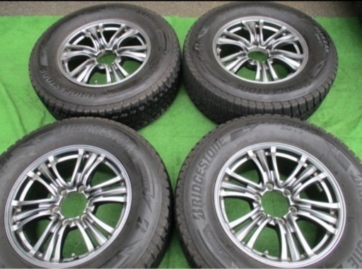 4X4 ブリヂストン スタッドレス　ブリザック プラド ハイラックスサーフ 265/65R17 2019年製造 バリ山 手渡し歓迎