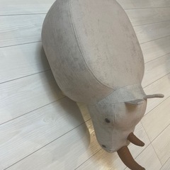 🦏サイのスツールの画像
