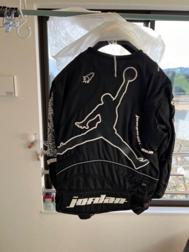 バイクのレーシングチーム「Team JORDAN」のナイロンレーシングジャケット