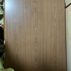 テーブル譲ります(ある程度の距離であれば持って行きます。)