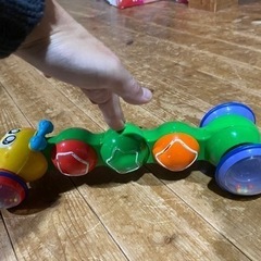 幼児おもちゃ24いもむしカーの画像