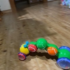幼児おもちゃ24いもむしカーの画像
