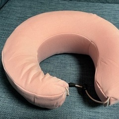 ネックピロー トラベルピロー 低反発 巾着袋付き 旅行 オフィス 昼寝 ドライブの画像