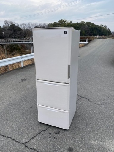 ‍♀️☘️大阪市から阪南市まで配達設置無料‍♀️シャープ冷蔵庫　自動製氷機付き保証有り