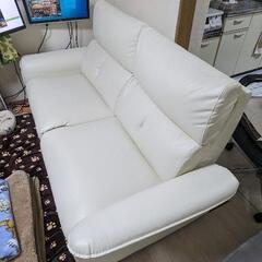 ニトリ　電動ソファ　アイボリー　合皮