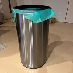 ゴミ箱の画像