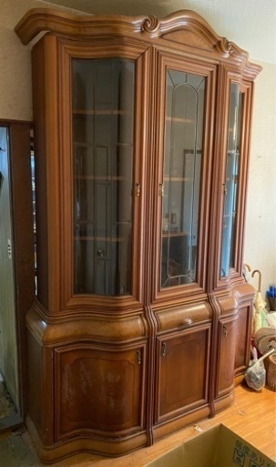 【2月末まで】輸入家具　大型キャビネット　飾り棚