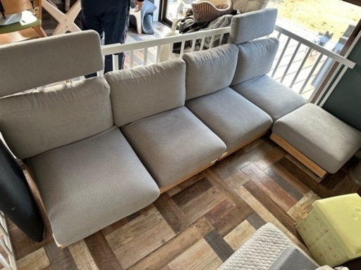 4人　ローソファー　オットマン付き