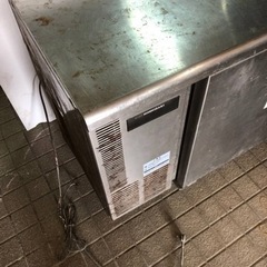 ホシザキテーブル形冷蔵庫の画像
