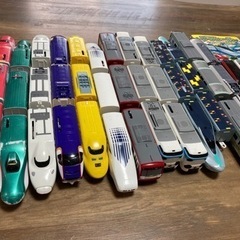 値引中⭐️プラレール、車両・レール一式の画像