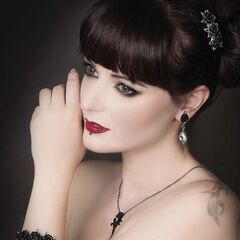 ALCHEMY GOTHIC: Bacchanal Rose Studイヤリングの画像